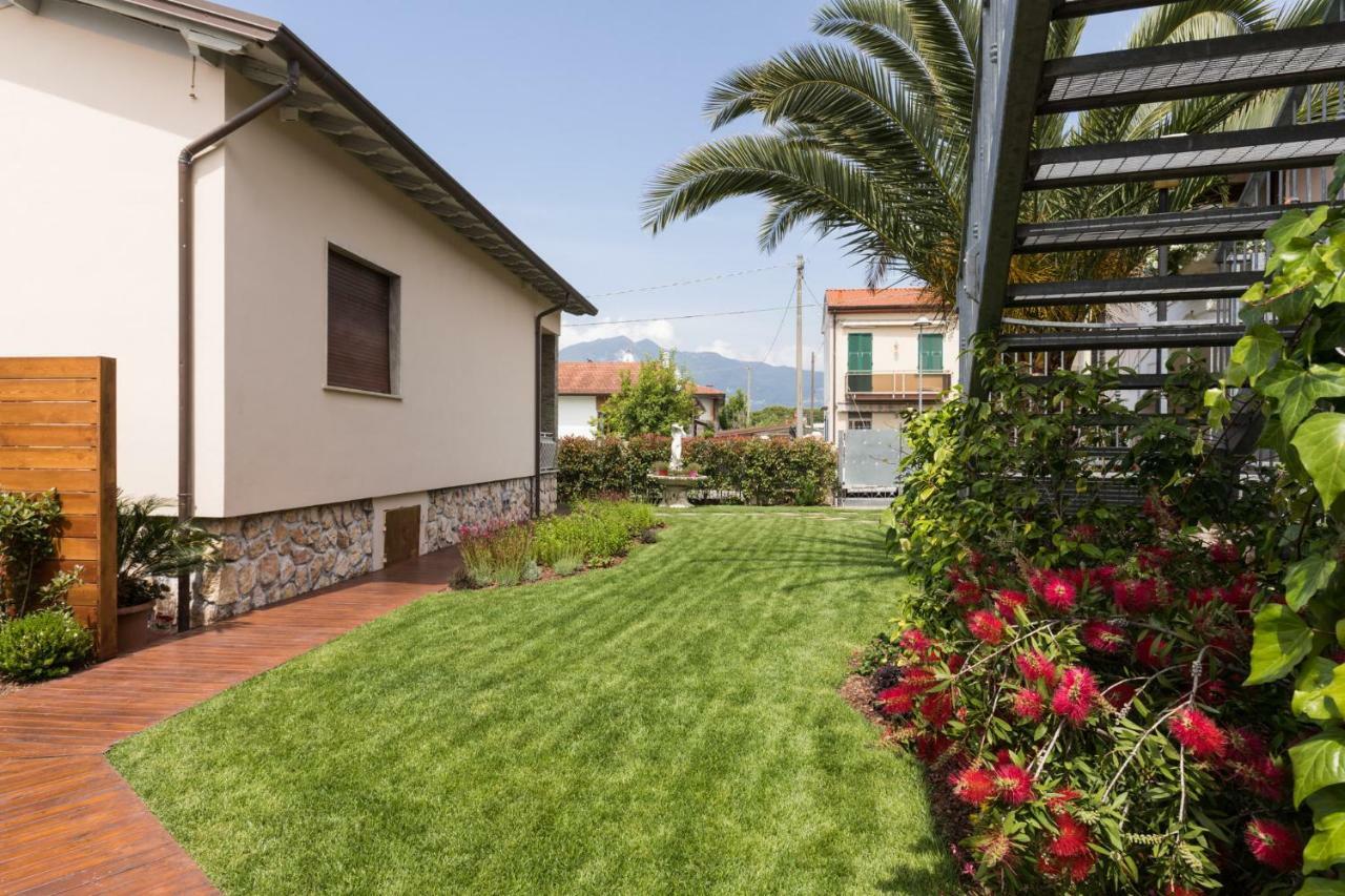 Hotel Luna Marina di Massa Exterior photo