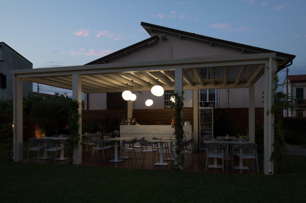Hotel Luna Marina di Massa Exterior photo