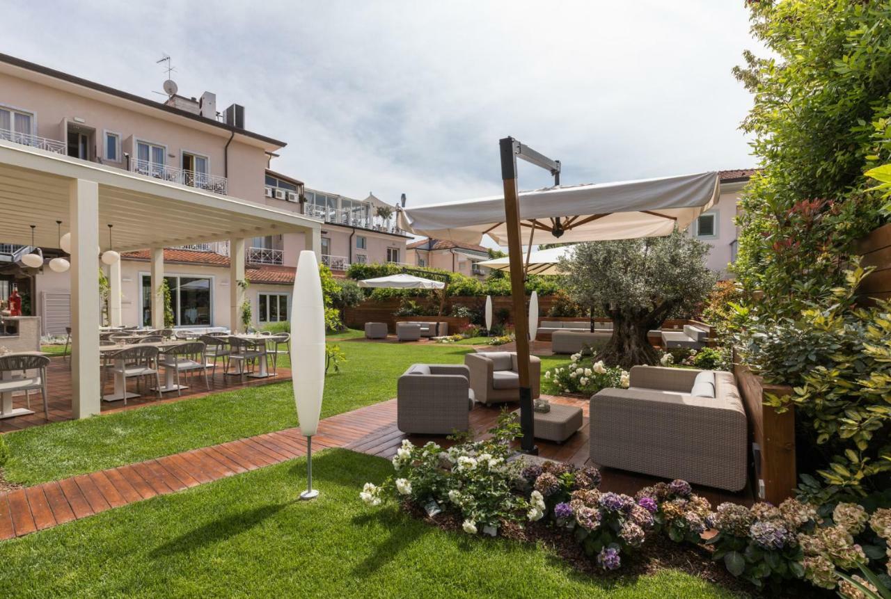Hotel Luna Marina di Massa Exterior photo